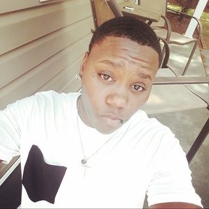 Meet your Posher, Mia